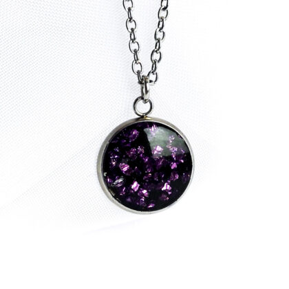 Naszyjnik okrągły fioletowe kryształki w żywicy