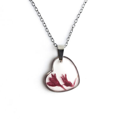 Naszyjnik serce chaber bławatek czerwony w żywicy