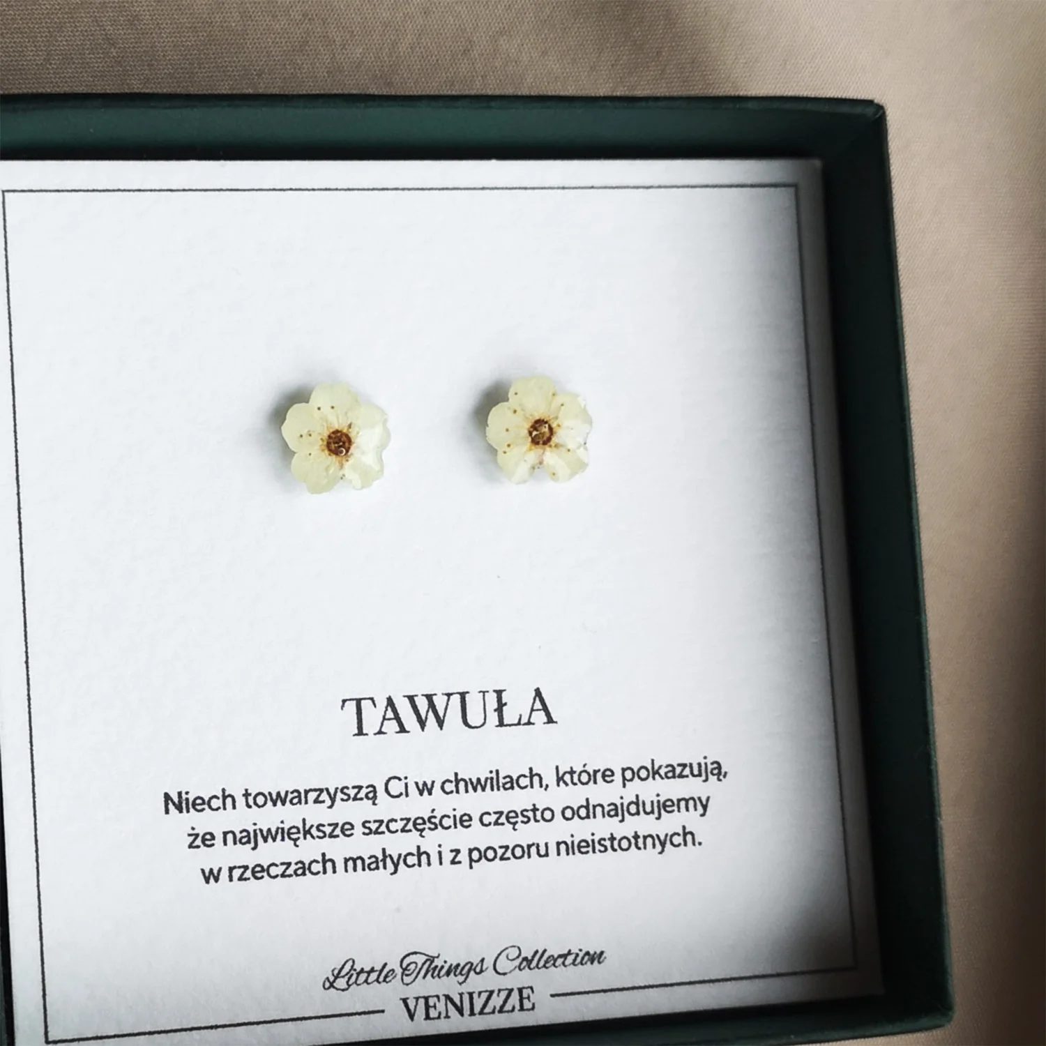 Kolczyki sztyfty tawuła pokryta żywicą - obrazek 2