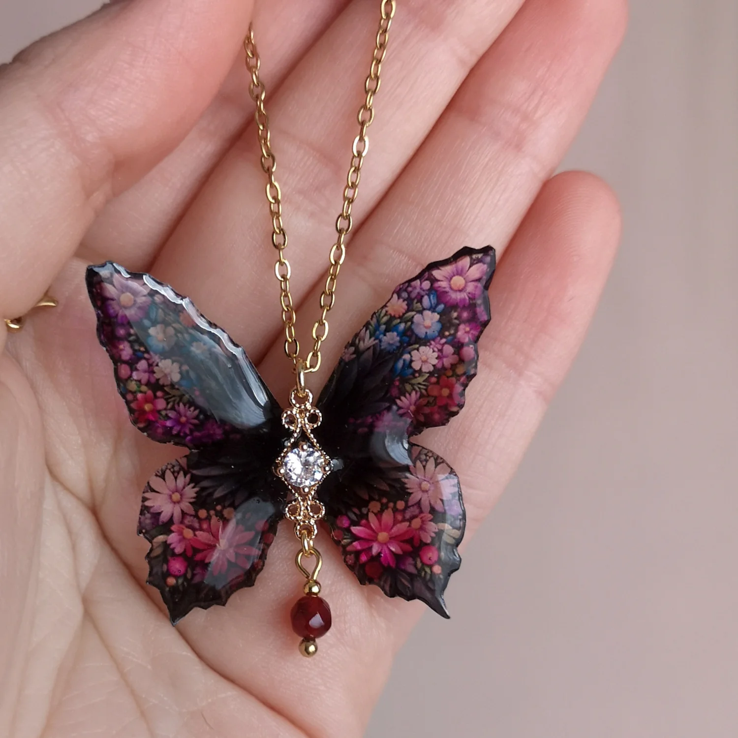 Naszyjnik motyl flower whisper z jadeitem i cyrkonią - obrazek 3