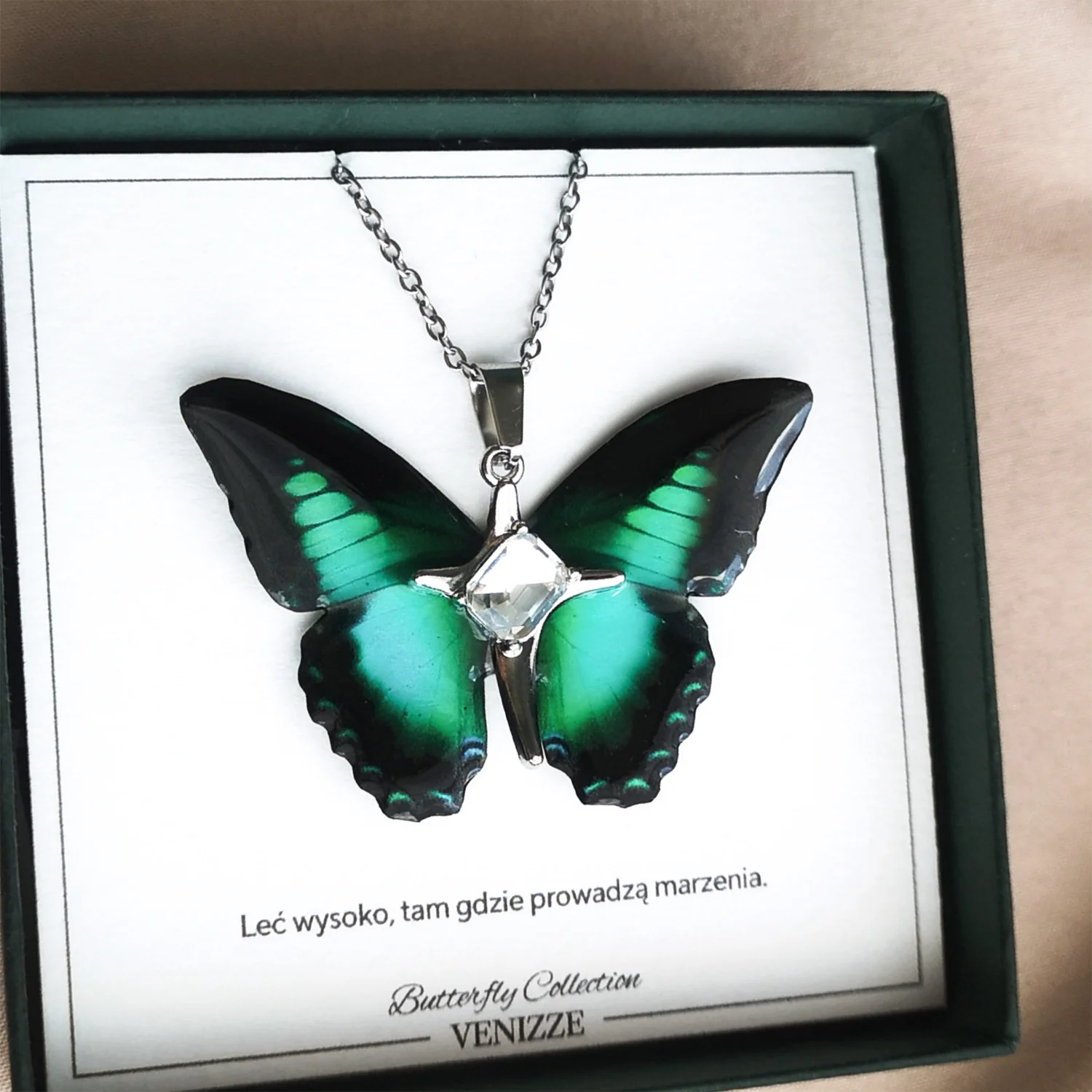 Naszyjnik motyl green flutter z kamienem ozdobnym - obrazek 4
