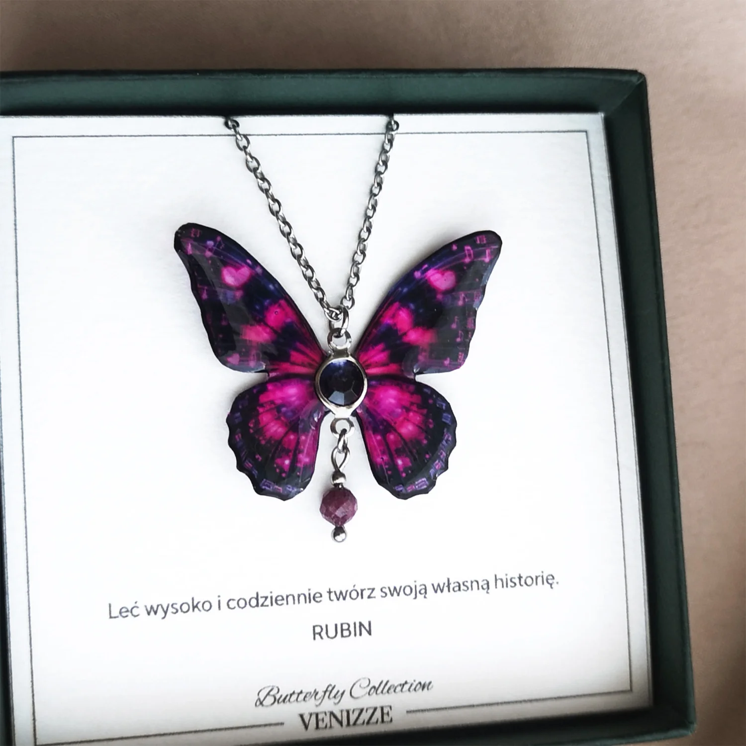 Naszyjnik motyl heather voyage z rubinem i cyrkonią - obrazek 4
