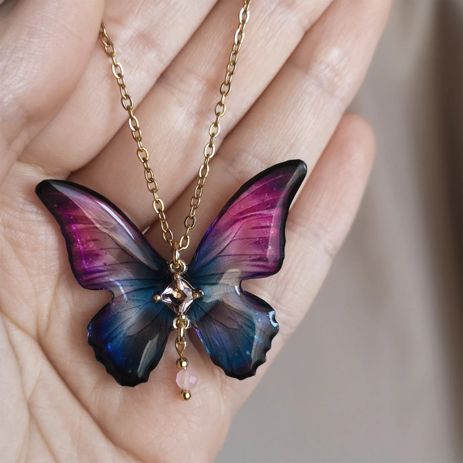 Naszyjnik motyl magic mirage z kwarcem i cyrkonią - obrazek 3