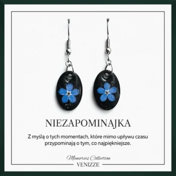 Kolczyki bigle wiszące kwiat niezapominajki na czarnym tle w żywicy
